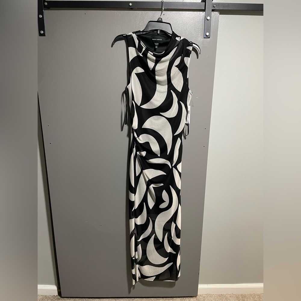 Donna Morgan Black and White Swirl Maxi Dress
